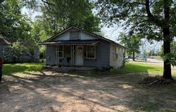 300 Maple, Henderson, TX 75654