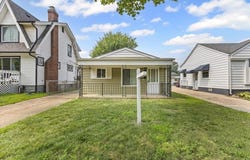 300 S Edgeworth Avenue, Royal Oak, MI 48067