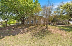 311 Riverhill Blvd, Kerrville, TX 78028