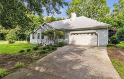 104 Blue Holly Drive NE, Calhoun, GA 30701