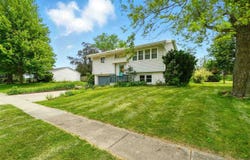 109 Dorothy Ln, LoneTree, IA 52755