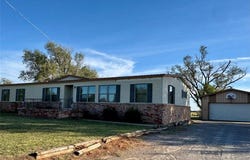 406 E 10 Street, Leedey, OK 73654