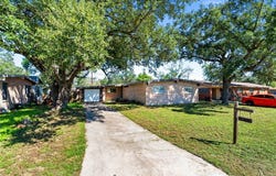 908 W G Avenue, Kingsville, TX 78363
