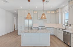 136 W Cotter Avenue, Port Aransas, TX 78373