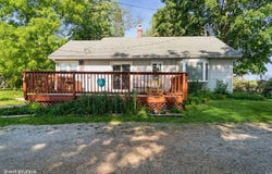 1306 E Pleasant Street, Knoxville, IA 50138