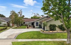 11832 Weatherby Road, Los Alamitos, CA 90720
