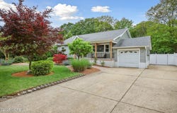 28 Arno Street, Oakhurst, NJ 07755
