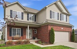 8131 Peninsula Circle, Grand Blanc, MI 48439