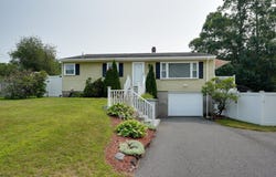 8 John F Kennedy Ave, Clinton, MA 01510