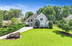 1054 AVERY CREEK, Woodstock, GA 30188