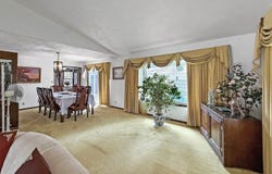 1607 Parkside Court, Freeport, IL 61032