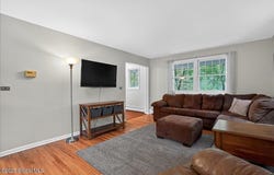 5 Pine Crest, Malta, NY 12019