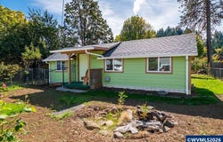 1649 Elm St, Sweet Home, OR 97386