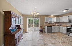209 E 21st Terrace, Kearney, MO 64060