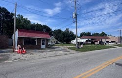 104  W Berry, Hamilton, MO 64644
