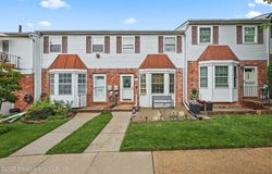 550 Golf View Court, Staten Island, NY 10314