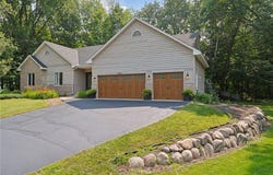 820 Vineland Court, Chanhassen, MN 55317
