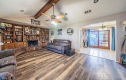 916 Rachelle Drive, Red Oak, TX 75154
