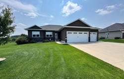 334 Limerick Drive, Jesup, IA 50648