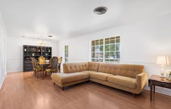 404 Joekel Ave S, Giddings, TX 78942