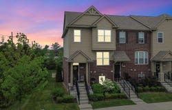 2605 Helmsdale Circle, Rochester, MI 48307