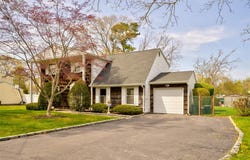 5 Cottonwood Avenue, Port Jefferson Station, NY 11776
