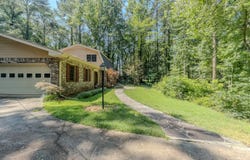 2037 Stoneleigh, Stone Mountain, GA 30087