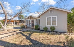209 S Elk St, Fredericksburg, TX 78624