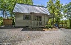 901 & 903 Sunrise Blvd, Sevierville, TN 37862
