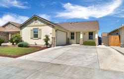 1316 Greenbrier Drive, Hanford, CA 93230