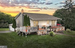 11 N SCHOOL HOUSE ROAD, THOMASVILLE, PA 17364