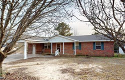 2613 Hickman Ave, Elba, AL 36323