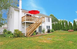 17 Metacomet Street, Portsmouth, RI 02871
