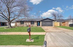 703 Comanche Trail, Altus, OK 73521