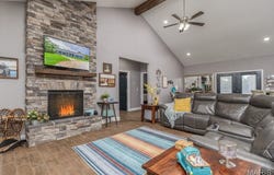 25243 Highway 32, Lebanon, MO 65536