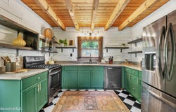 52 Lenox Rd, West Stockbridge, MA 01266