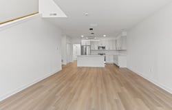 4163 E Hemlock Dr, Oak Creek, WI 53154