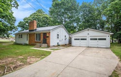 702 S Cedar Street, Greenville, MI 48838