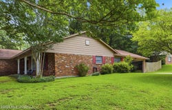 1210 Huntcliff Way, Clinton, MS 39056