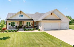 183 Lake Ridge Dr, Wentworth, SD 57075