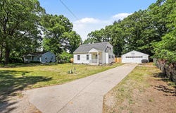5324 Bryn Mawr Place, Muskegon, MI 49442