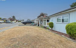 1652 HAYES ST, North Bend, OR 97459
