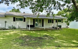 1755 Skier Point, Trenton, MO 64683