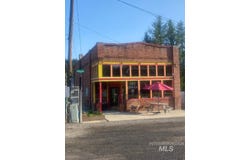 112 Main St, Elk River, ID 83827