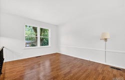 5328 Ville Rosa Lane, Hazelwood, MO 63042
