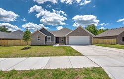 55  W Watson  LN, Farmington, AR 72730