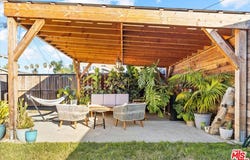 5314 2nd Ave, Los Angeles, CA 90043