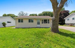 1008 MEADOWVIEW Drive, MENASHA, WI 54952