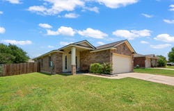 1004 Whitley Dr, Leander, TX 78641