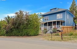 271 E FOURTH AVE, Sutherlin, OR 97479